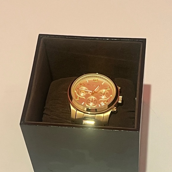 Michael Kors Japan Movement Watch - Picture 2 of 5